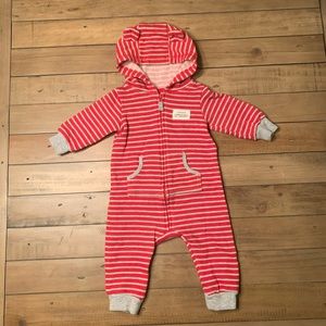 NWOT Carter’s Baby Onesie with Cute Bum Design